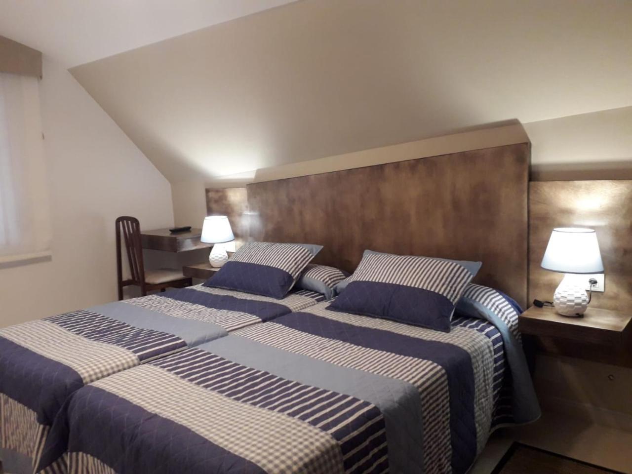 Hostal O Forno Porto do Barqueiro ภายนอก รูปภาพ